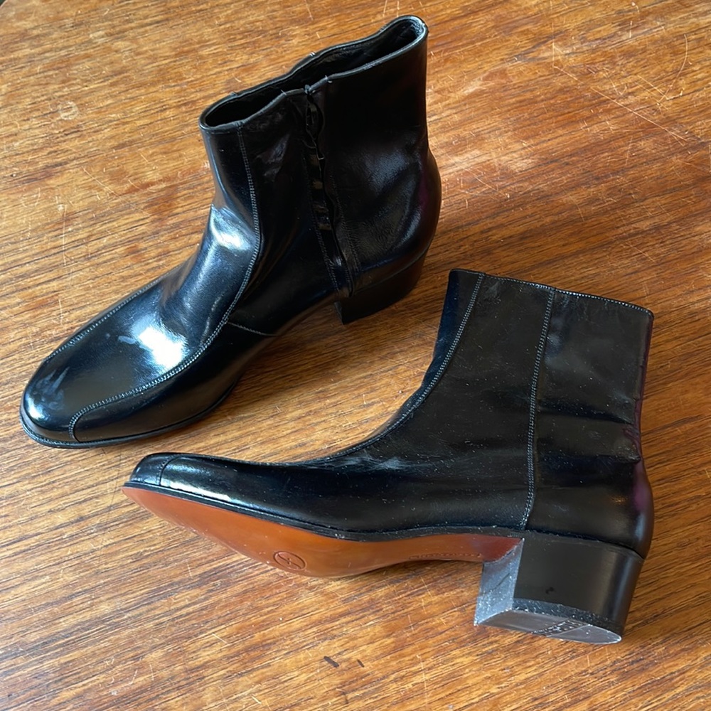 Men’s 11.5 D Florsheim black leather Chelsea / ankle boots, like new